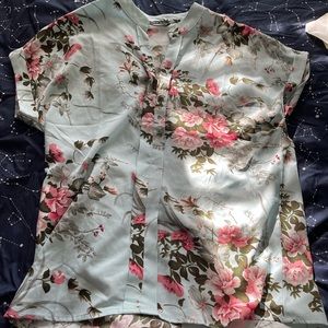 SHEIN Floral Notch Blouse Small